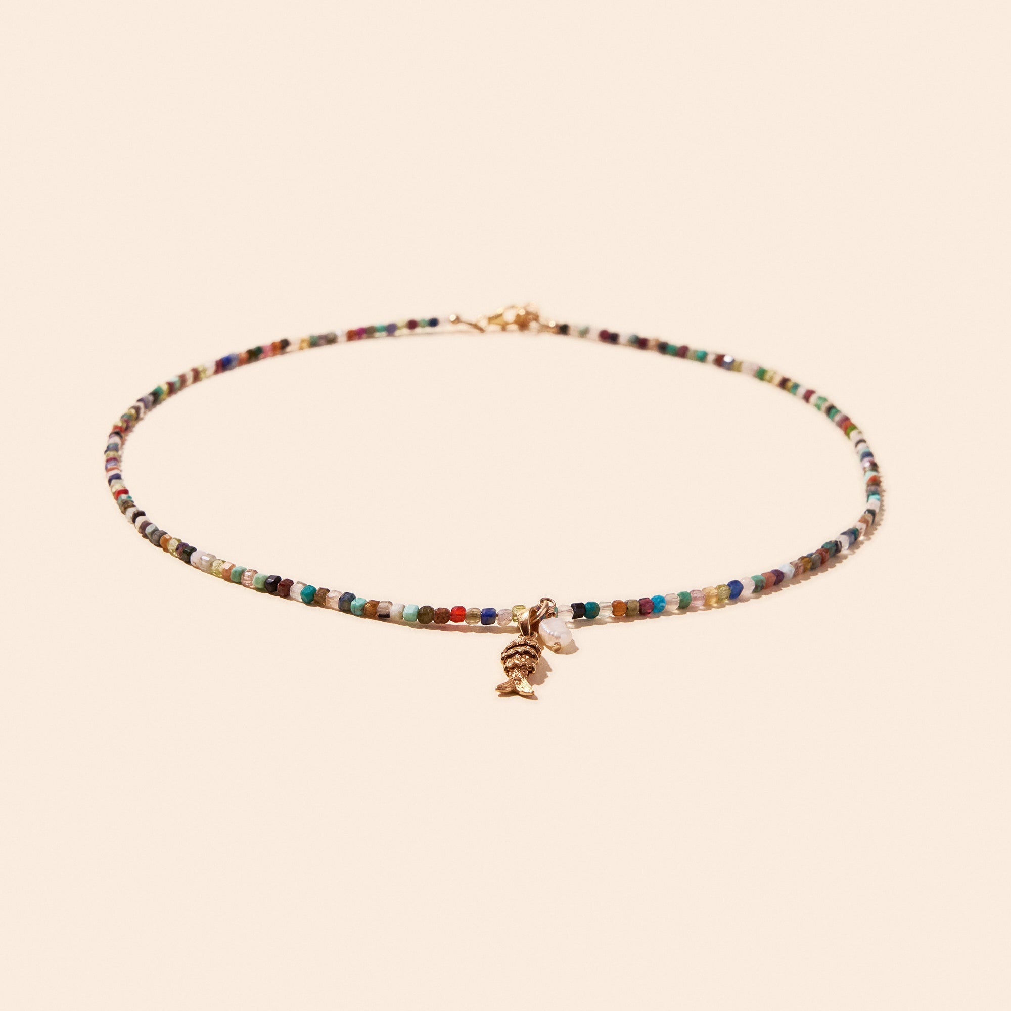 Collier Fantaisie Tissu Brodé Camée Profil Femme - 30 Grammes - Modèle W950 - Alliage - Occasion