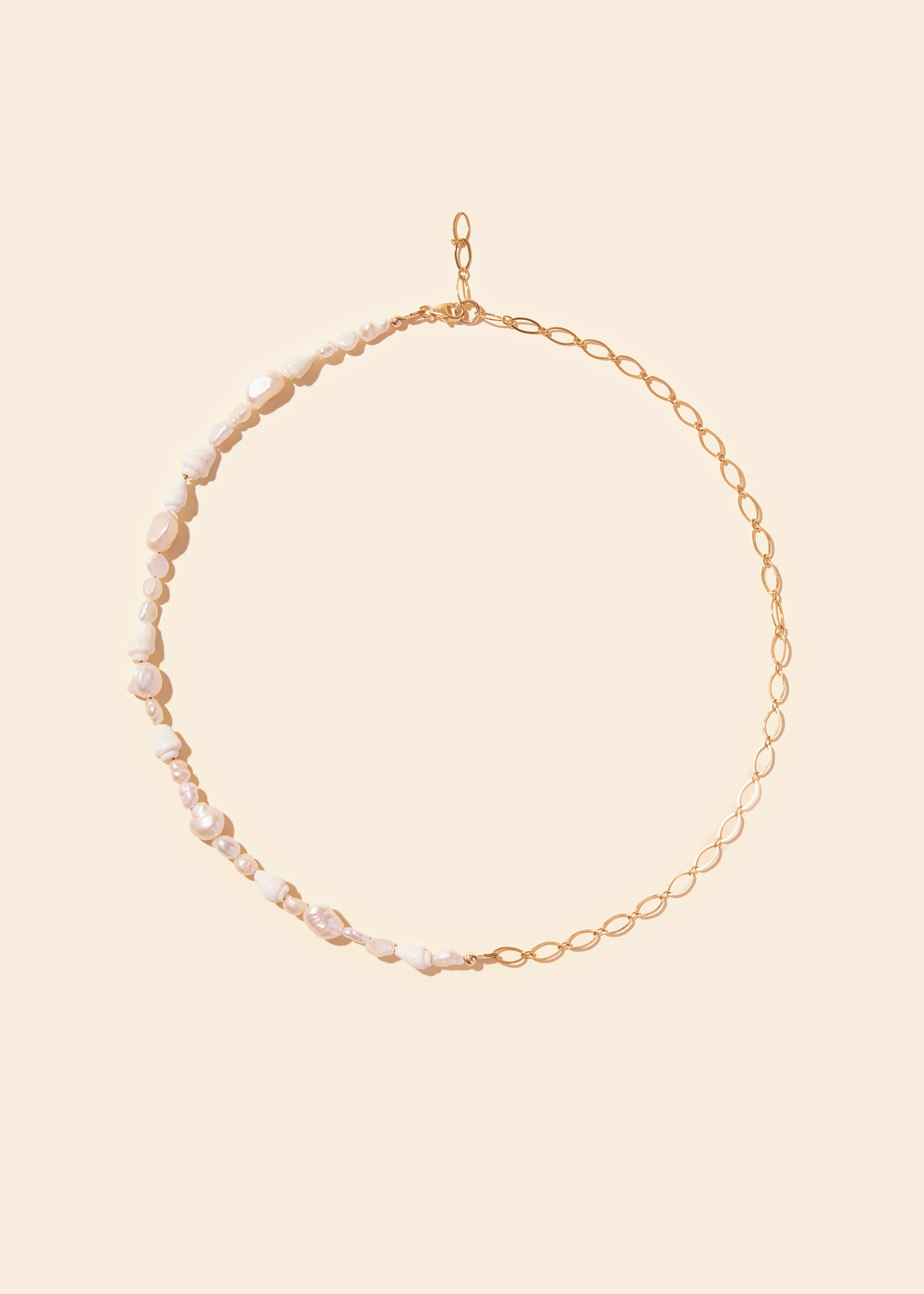 le-double-bracelet-de-cheville-camille-colette-x-nenes-paris-nacres-coquillages-et-chaine.jpg